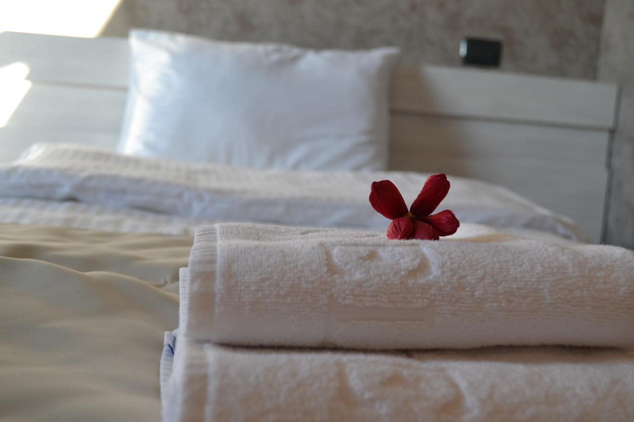 Ymy Hotels Târgu Jiu エクステリア 写真